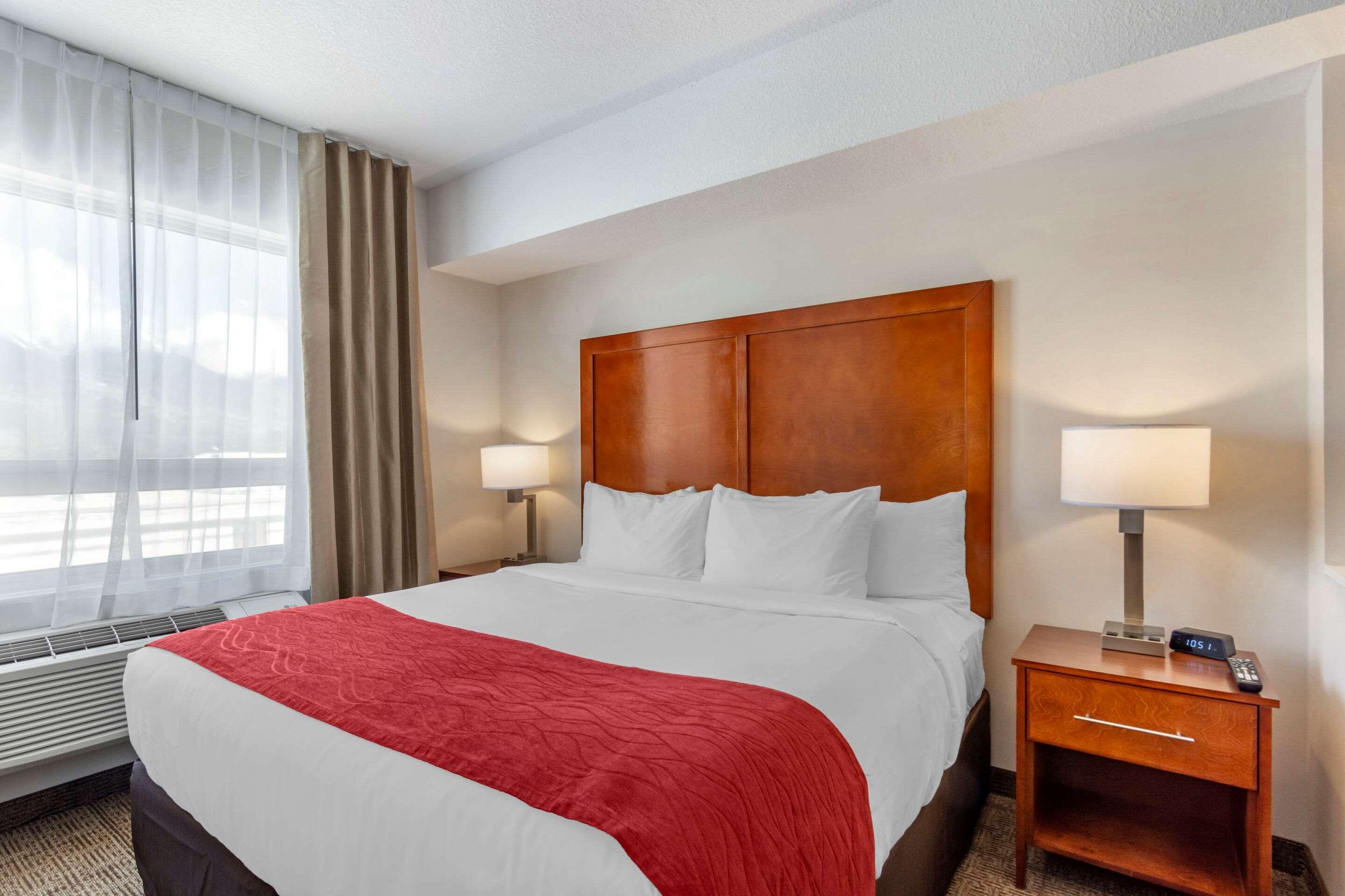 Comfort Inn & Suites Valemount Eksteriør billede