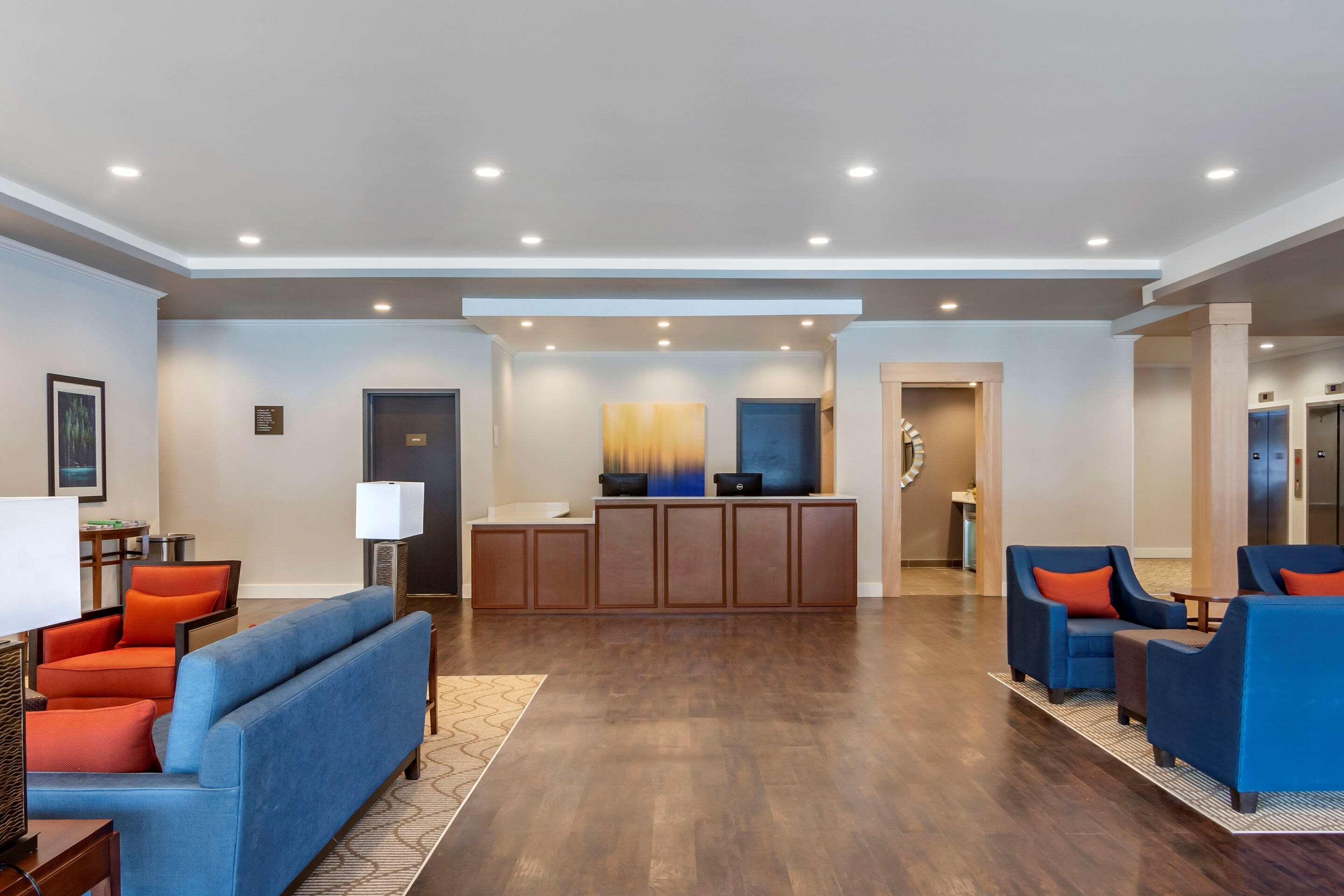 Comfort Inn & Suites Valemount Eksteriør billede