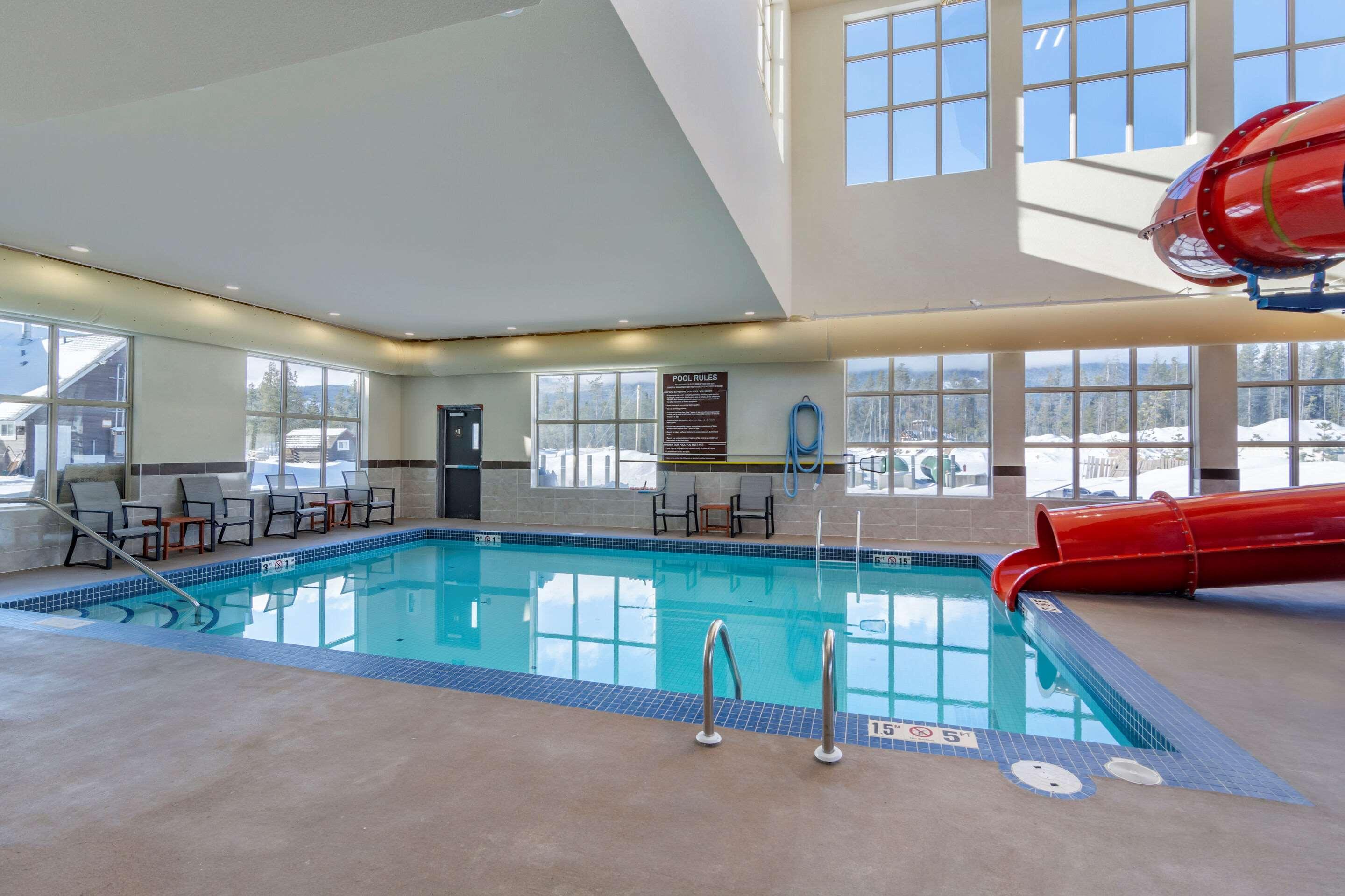 Comfort Inn & Suites Valemount Eksteriør billede