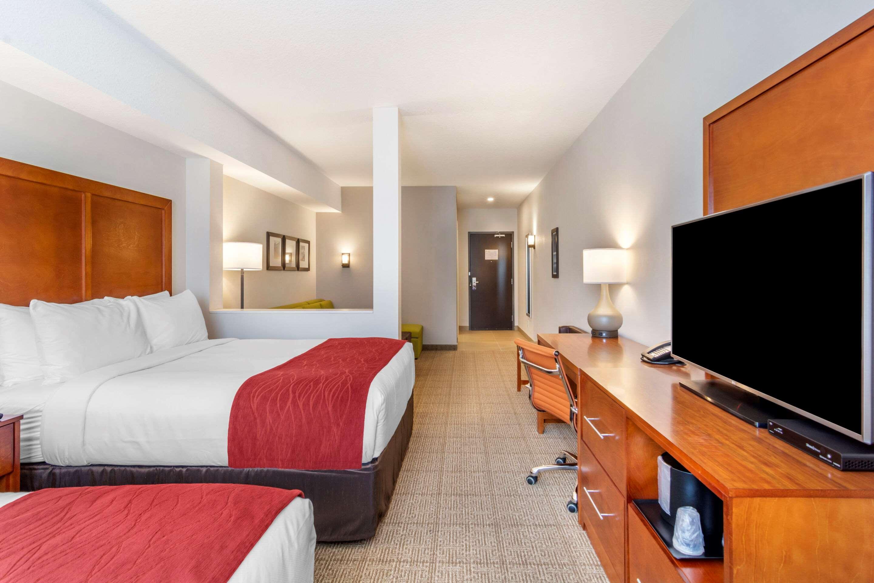 Comfort Inn & Suites Valemount Eksteriør billede