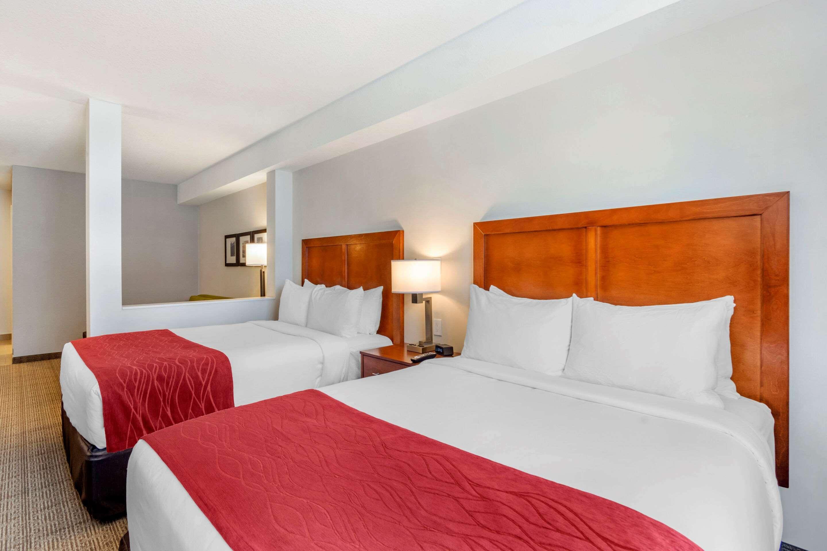 Comfort Inn & Suites Valemount Eksteriør billede
